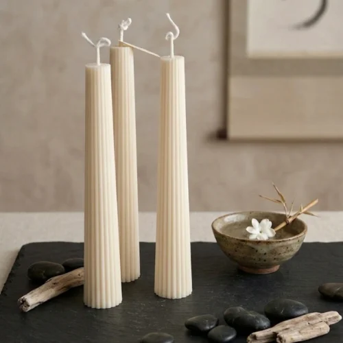 bougie colonne rayée en cire d'olive