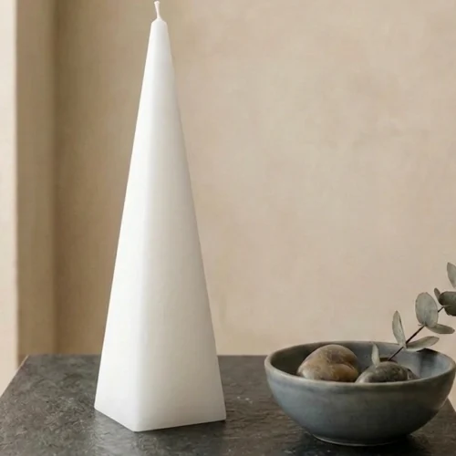 bougie "pyramide" en cire d'olive